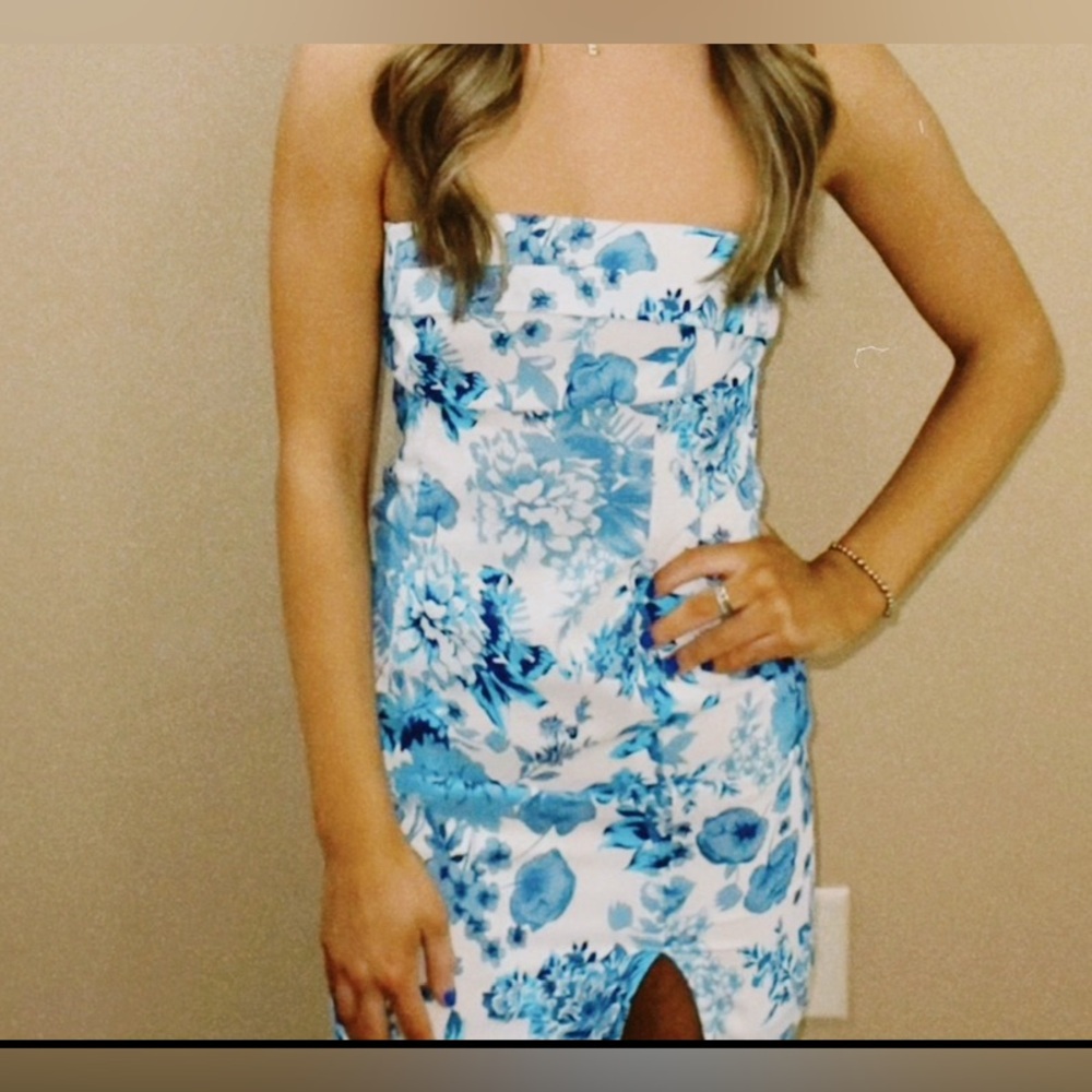 That’s So Fetch Floral Strapless Mini Dress Size XS